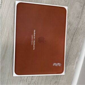 Apple MacBook Pro Leather Sleeve in Brown